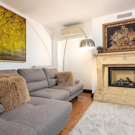 Apartment Behind The Cathedral *